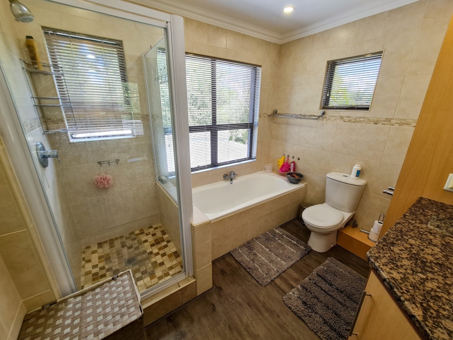 5 Bedroom Property for Sale in Maselspoort Free State
